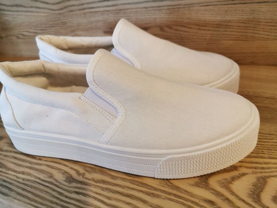Balti batai