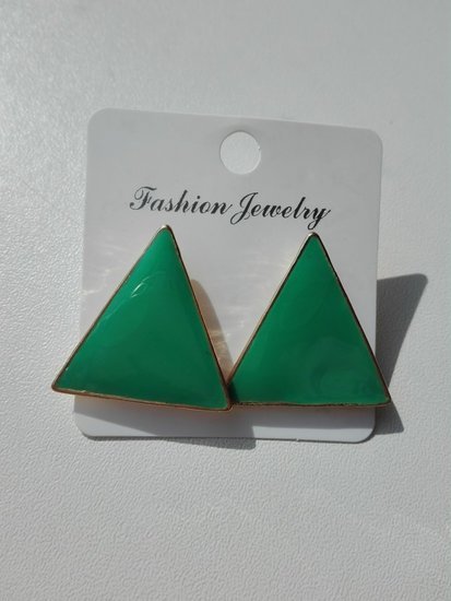 Trikampiai žali auskarai su aukso detalėmis