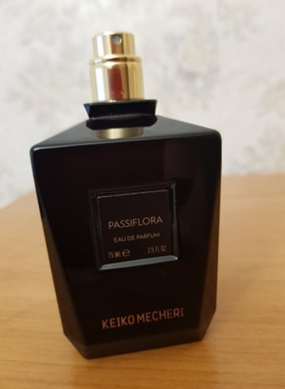 Keiko Mecheri Passiflora