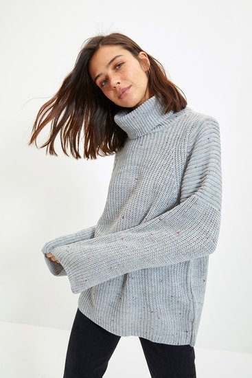 Pilkas megztinis 