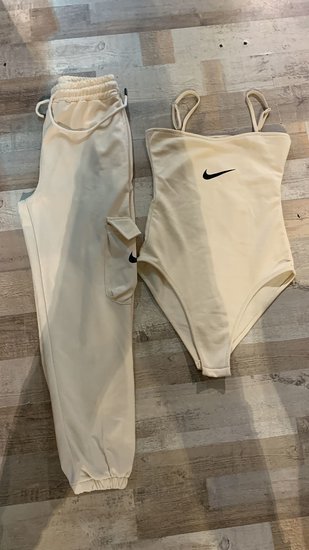 Nike laisvalaikio kostiumėlis 