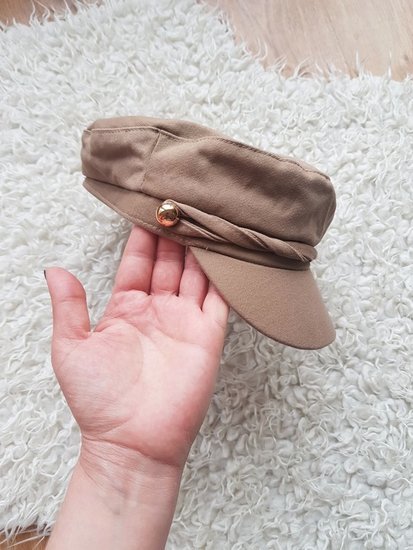 Smėlio spalvos kepurė