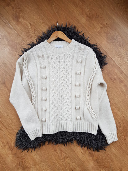 Baltas šiltas megztinis