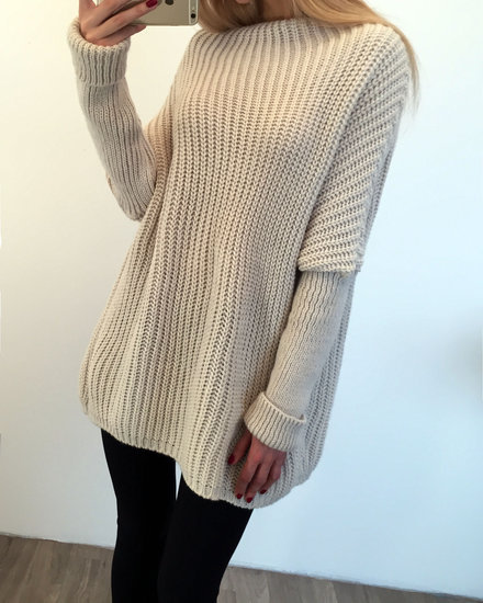Oversize dydžio minkštas megztinis