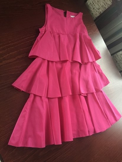 Ryškiai rožinė suknelė