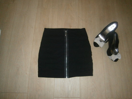 Fishbone trumpas juodas sijonas su užtrauktuku