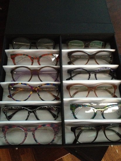 Harry Lary's akinių rėmeliai