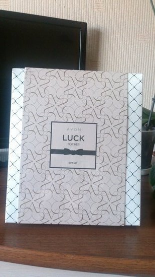 Avon Luck for her gift set