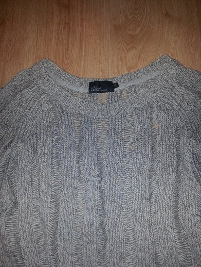 trumpas megztinis