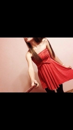 Proginė Šviesiai raudona suknelė