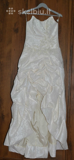 Vestuvinė suknelė siūta pagal užsakymą