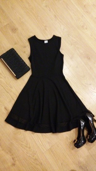 Elegantiška juoda suknelė