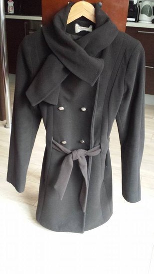 tamsiaiv rudas paltas