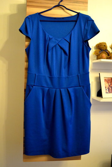 Klasikinė mėlyna suknelė