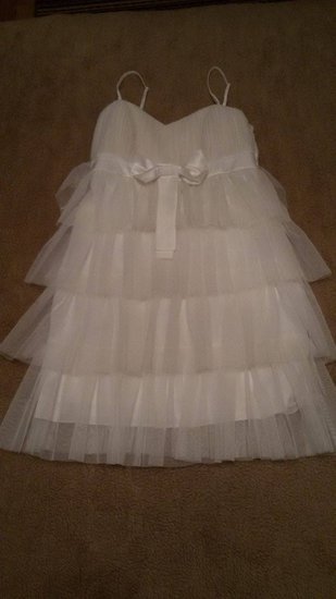 balta proginė suknelė