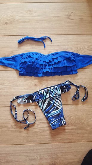 Mėlynas maudymosi kostiumėlis