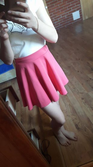 Rožinis gražus sijonas