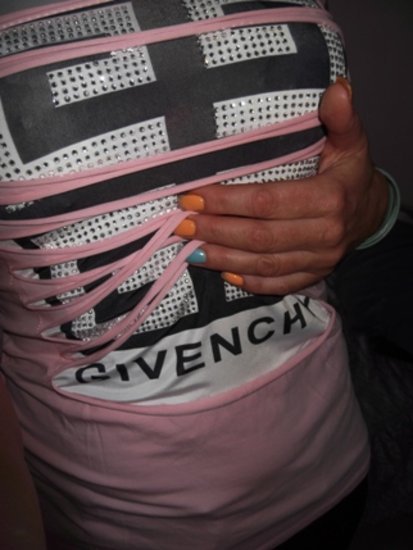 GYVENCHY pink