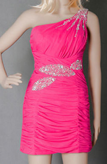 Ryški rožinė trumpa suknelė