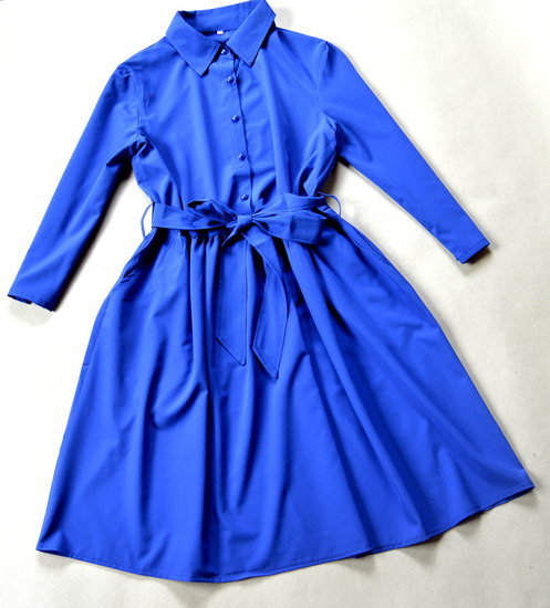Stilinga mėlyna suknelė