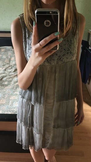 Pilka vasariška sukneleė