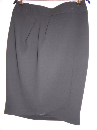 Juodas tulpės formos sijonas   Marks&Spencer