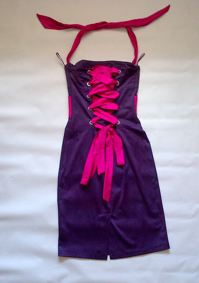 Violetinė puošni suknelė atvira nugara