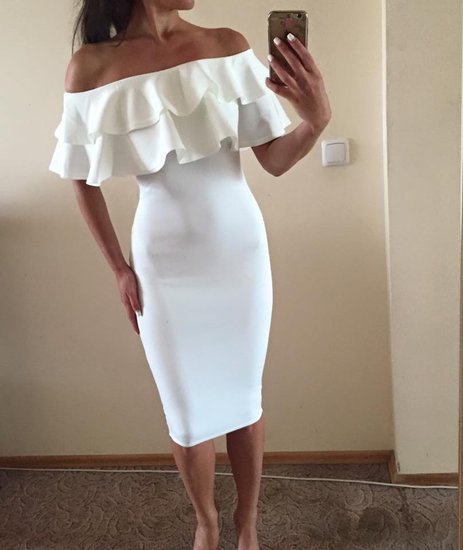 Balta nuostabi suknele