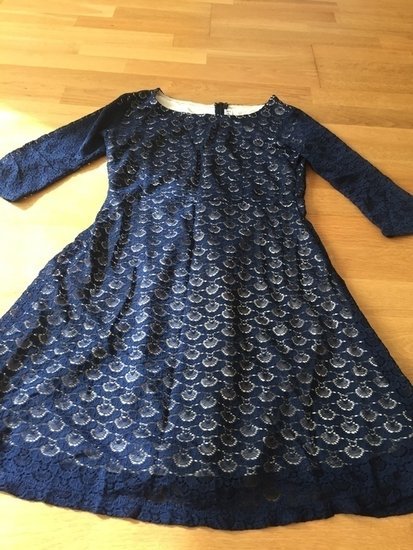 Tamsi mėlyna suknelė