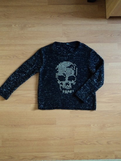 Dailus, stilingas, šiltas juodas megztinis
