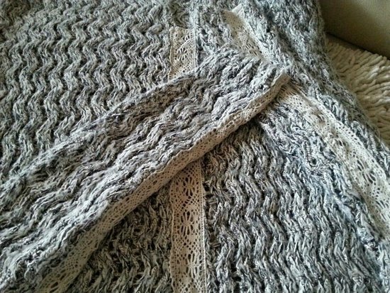 Zara megztinis su nėriniais ir mohera