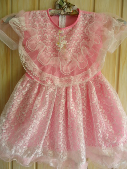 rozine suknele mergaitei