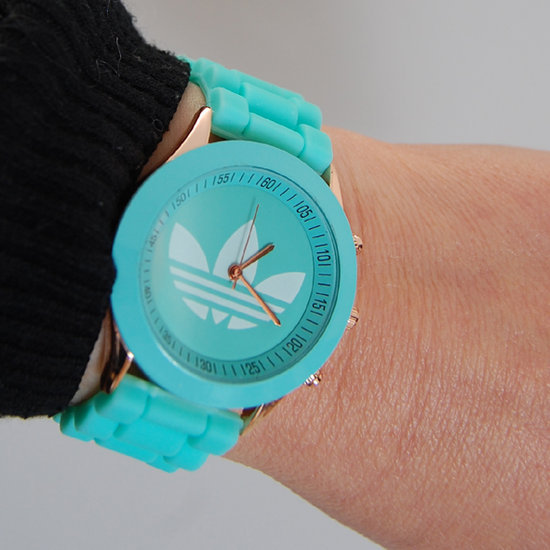 4 spalvų unisex Adidas laikrodžiai