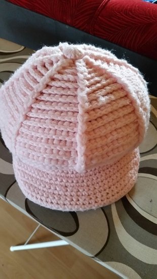 Rožinė šilta kepuraitė