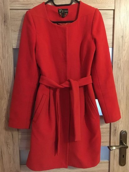 Raudonas medvilnės paltas
