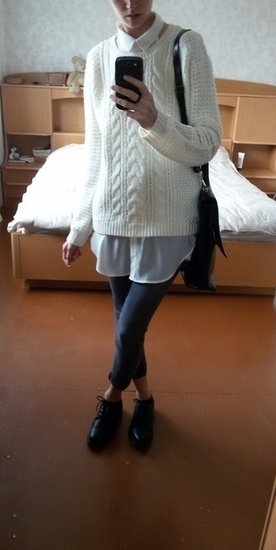 Stilingas pynių megztinis