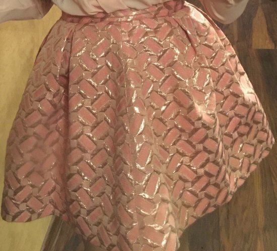 Nuostabus rožinis sijonas