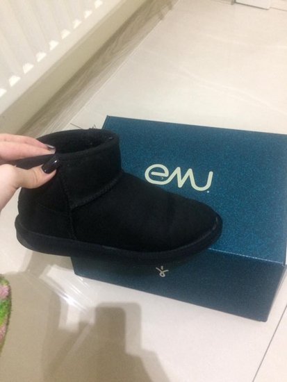 EMU firmos batai