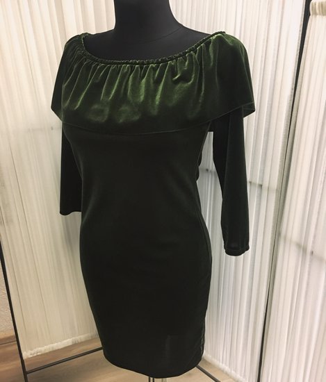 Žalia veliurine suknele