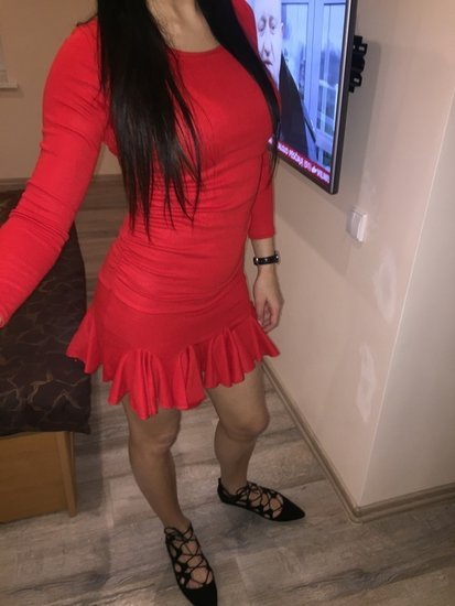 Nereali raudona suknele 