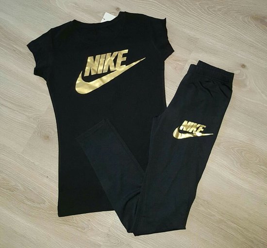 Nike kostiumas
