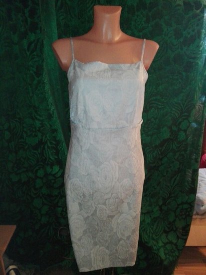Suknelė su rožių 3D raštu