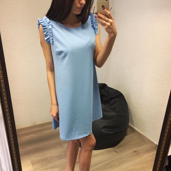 Moteriška mėlyna trumpa suknelė be rankovių