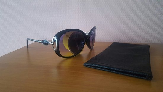 Nauji juodos spalvos akiniai nuo saulės + dėklas