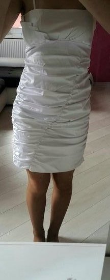 balta suknele