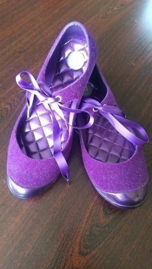 Puikūs violetiniai bateliai su kaspinu