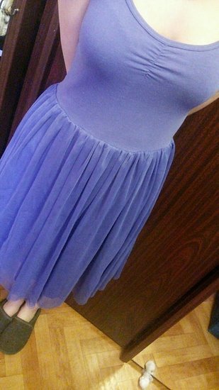 Violetinė nuostabi suknelė