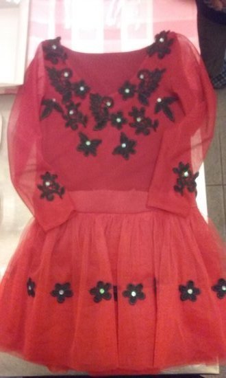 Vaikiška raudona suknelė