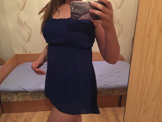 Mėlyna suknelė su raštu