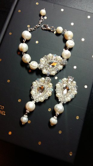 Vestuviniai auskarai ir apyranke su perlais